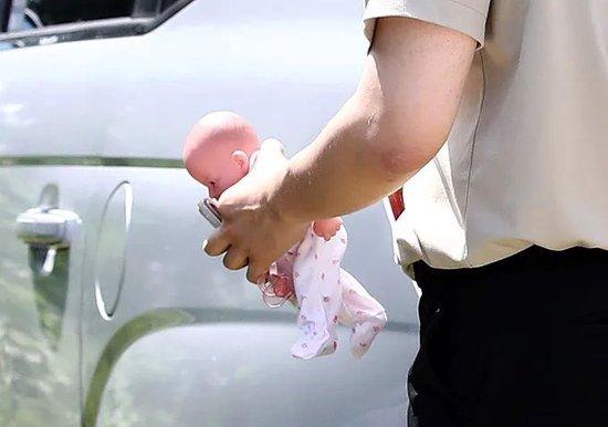 冰箱里的东西婴儿可以吃吗_冰箱里的婴儿_