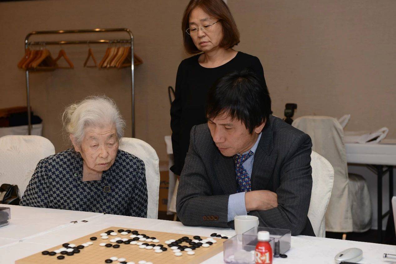 棋后居文君_冠军加冕是什么意思_