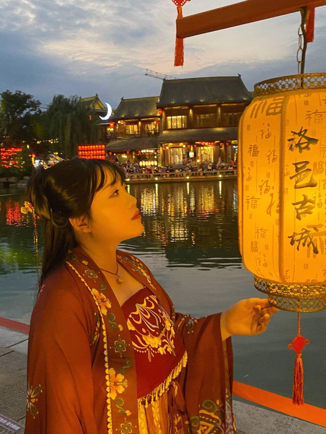 洛阳有汉服实体店吗_洛阳汉服出行日_