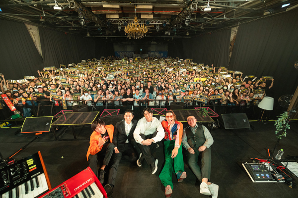 剑灵夏季泳装狂欢趴开启_陈慧琳花花宇宙巡回演唱会_