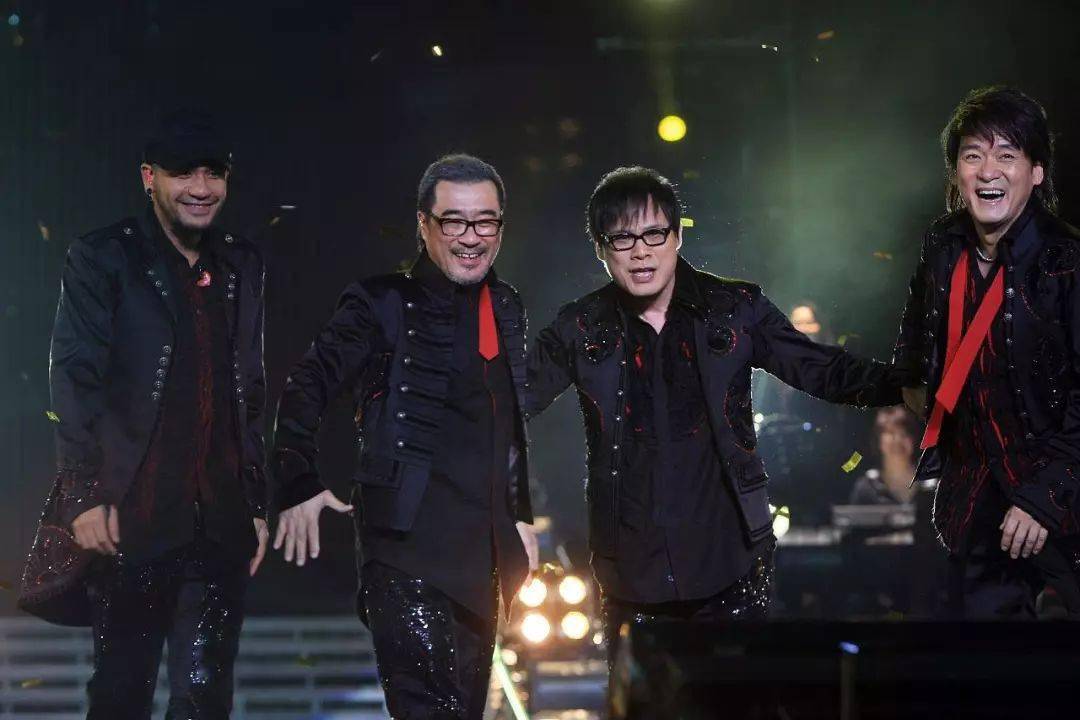 _2019年国庆晚上烟火表演_国庆节舞台