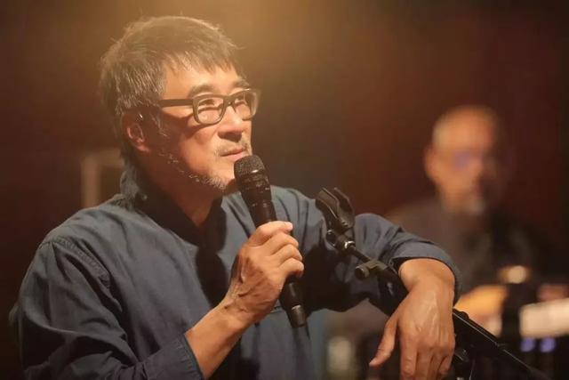 _邀〈飘洋过海来看你〉编曲家南部昌江同台相聚 李宗盛唱到哽咽歌迷救援帮唱_邀〈飘洋过海来看你〉编曲家南部昌江同台相聚 李宗盛唱到哽咽歌迷救援帮唱