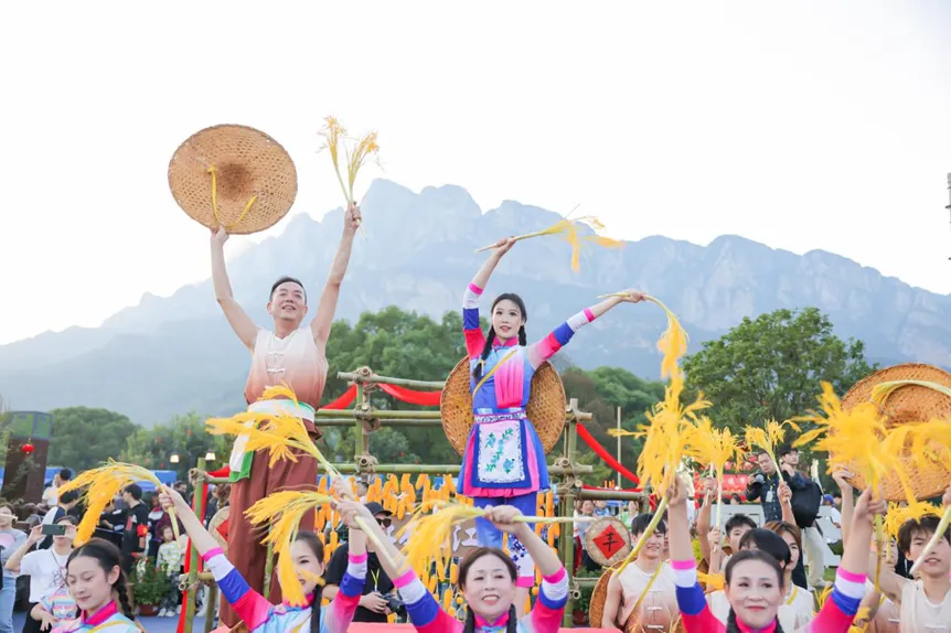 _延庆四季花海秋季图片_四季色彩之秋季型人
