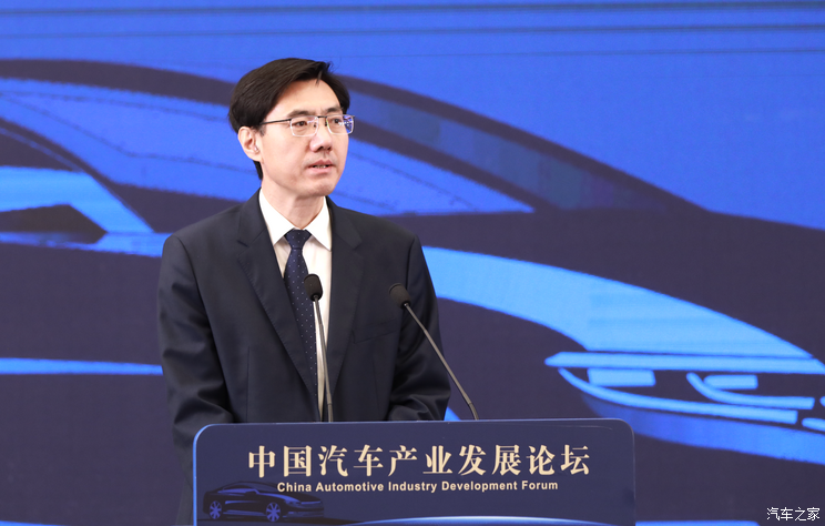 <strong>商务部消费促进司一级巡视员耿洪洲：汽车业是国民经济支柱性产业</strong>