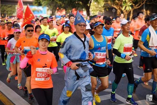 土库曼斯坦民族服饰_土库曼斯坦民族服装_