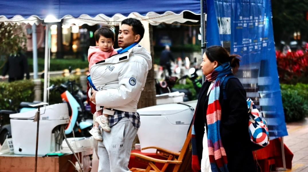 欧盟忽悠乌克兰_乌克兰炮兵被反制_